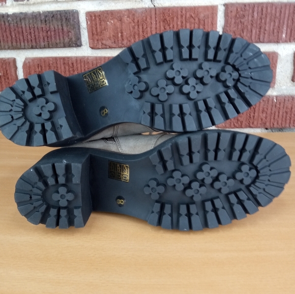 NWT Jeffrey Campbell 'OWhat' Blogger Favorite Lace Up Boot in Taupe Suede - Picture 10 of 11